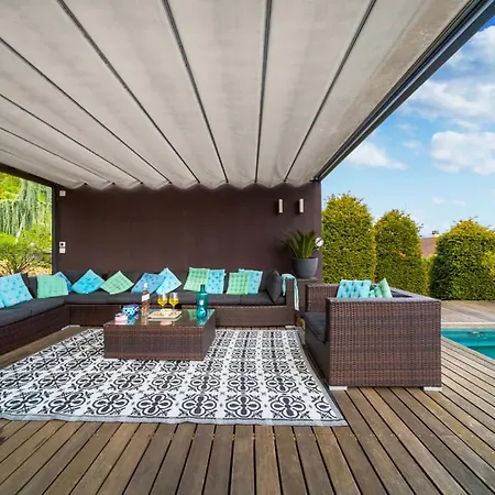 Best With Pool And Panoramic Views By Guestlee *
